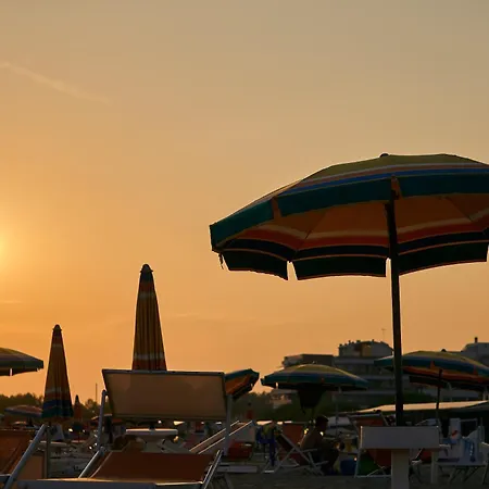 Cozy Flat With Garden And Swimming Pools - Beahost Apartment Bibione