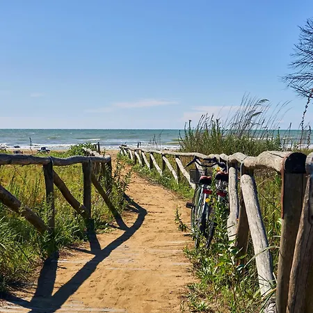 Cozy Flat With Garden And Swimming Pools-beahost Bibione