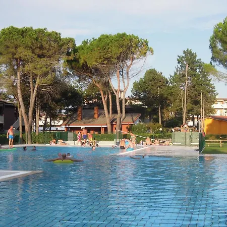 Cozy Flat With Garden And Swimming Pools - Beahost