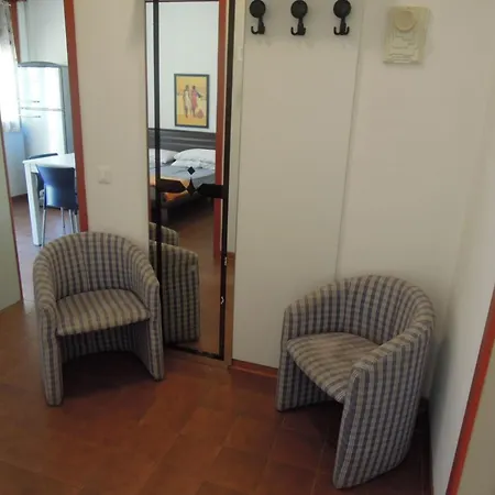 Cozy Flat With Garden And Swimming Pools - Beahost *