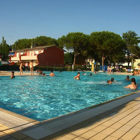 Apartment Cozy Flat With Garden And Swimming Pools - Beahost *