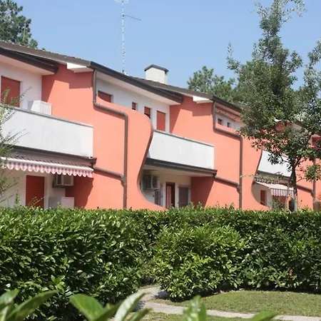 Cozy Flat With Garden And Swimming Pools-beahost Μπιμπιόνε