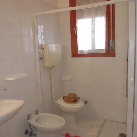 Daire Cozy Flat With Garden And Swimming Pools-beahost Bibione
