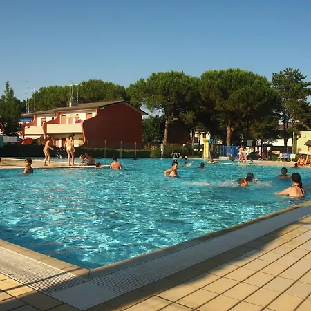 Cozy Flat With Garden And Swimming Pools-beahost Apartment *